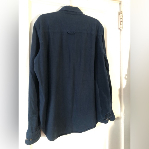 💙𝟻/$𝟸𝟻💙 PD&C classic fit blue button down flannel shirt - Picture 8 of 11